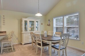 Dining - Spacious Bayside 5 Bedroom in Bethany Beach! (South Bethany)