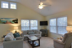 TV, DVD player - Spacious Bayside 5 Bedroom in Bethany Beach! (South Bethany)
