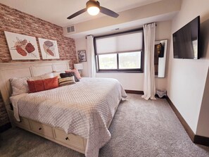 2 bedrooms, in-room safe, iron/ironing board, free WiFi - Beautiful 2 Bedroom Condo (Detroit Lakes)