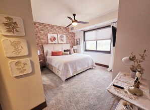 2 bedrooms, in-room safe, iron/ironing board, free WiFi - Beautiful 2 Bedroom Condo (Detroit Lakes)