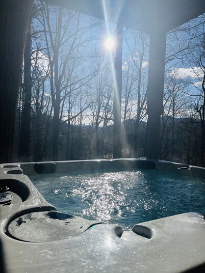 Modern 3BR/3BA Boone Cabin: Hot Tub, Game Room, Porch, Near Trails and Downtown