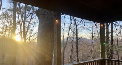 Modern 3BR/3BA Boone Cabin: Hot Tub, Game Room, Porch, Near Trails and Downtown