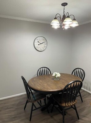 Dining - Uptown Lexington

 (Lexington)