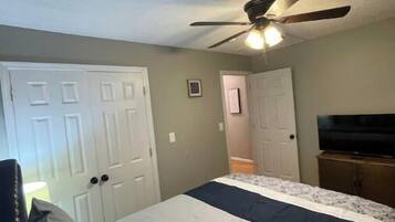 2 bedrooms, iron/ironing board, WiFi, bed sheets