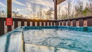 Bain à remous extérieur