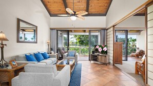 公寓式客房, 1 张特大床 (Keauhou Kona Surf & Racquet Club#6-30) | 起居区