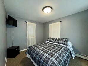 2 bedrooms, iron/ironing board, free WiFi, bed sheets