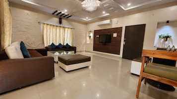 Villa, Garden View | 1 bedroom, premium bedding, free WiFi, bed sheets