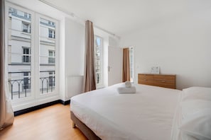 2 chambres, fer et planche à repasser, accès Internet, draps fournis