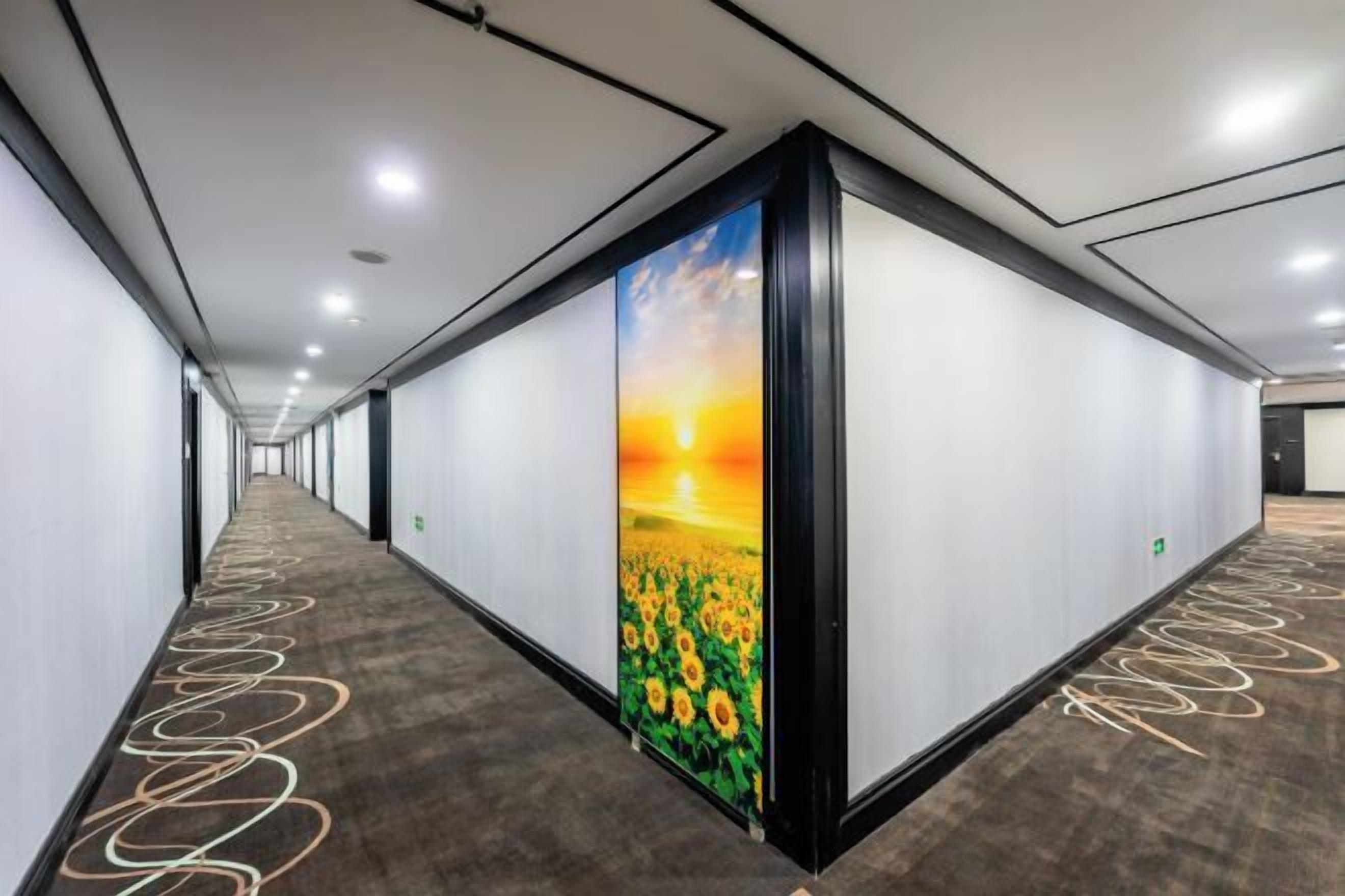 المنشأة من الداخل