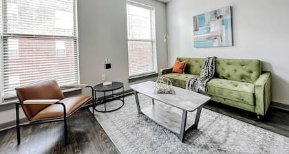 Sleepover | Lavish 1BD/1BA + Gym - Little Rock