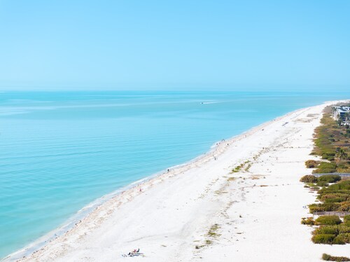 All New! Gulf Front! High End! Pelicans Roost 104 on Sanibel Island