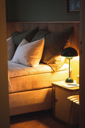 5 chambres, fer et planche à repasser, Wi-Fi, draps fournis