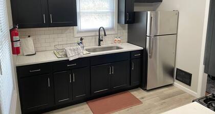 Quiet 2-bedroom home near downtown Lafayette, IN