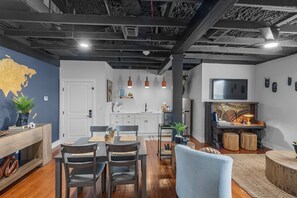 Dining - The Sanctuary Spacious 1BR Condo. Stay in Comfort! (Biloxi)