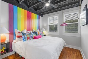 2 bedrooms, iron/ironing board, bed sheets - The Sanctuary 2BR Elegant Condo near the Beach (Biloxi)