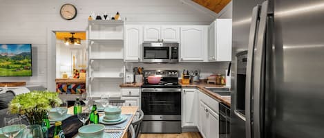 Frigorifero, microonde, forno, lavastoviglie