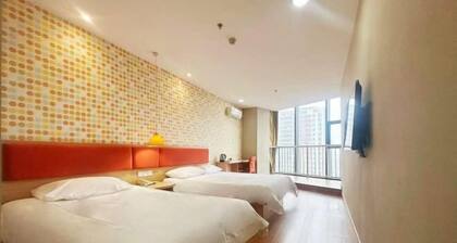 Homeinn Hotel (Qingdao Zhengyang Middle Road Wanda Plaza)