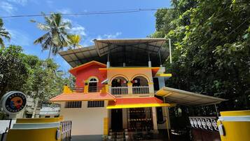 Fachada da propriedade