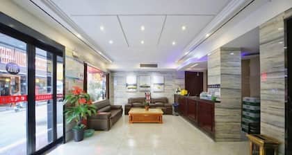 Xiangyang Jingyi Hotel