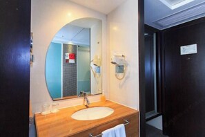 Bathroom - Hangzhou Bay Hotel (Hangzhou)