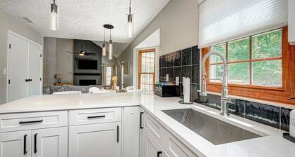 Modernhome |King-Bed |FirePit |Sleeps 12| Large Groups