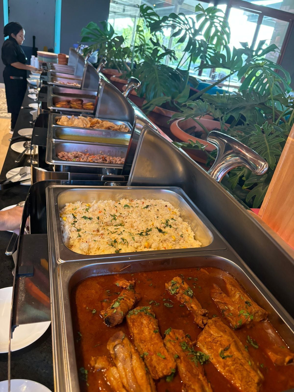 逢周一至周五供应自助式早餐（每人 GTQ 110）