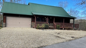 Exterior - Look NO Further - Hot Tub, 5 miles from Cades Cove (Townsend)