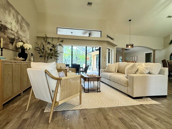 Smart TV, books - Free Heated Pool! Mins from the Beach! Private Open Concept Oasis! (Englewood)