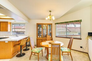 Dining - 2 Mi to Pismo Beach: Oceano Retreat Near Wineries! (Oceano)