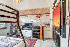 3 bedrooms, desk, Internet, bed sheets - 2 Mi to Pismo Beach: Oceano Retreat Near Wineries! (Oceano)