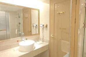 Room - Vienna Hotel (Yangshuo West Street Qianguqing Branch) (Yangshuo)