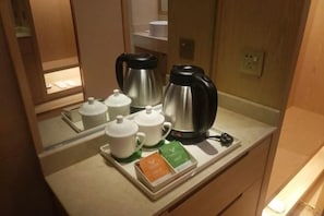 Pool - Vienna Hotel (Yangshuo West Street Qianguqing Branch) (Yangshuo)