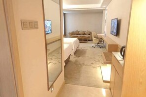 Room - Vienna Hotel (Yangshuo West Street Qianguqing Branch) (Yangshuo)