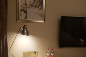 Unclassified image, 4 of 20, button - Vienna Hotel (Yangshuo West Street Qianguqing Branch) (Yangshuo)