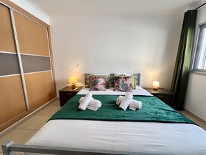 2 bedrooms, iron/ironing board, free WiFi