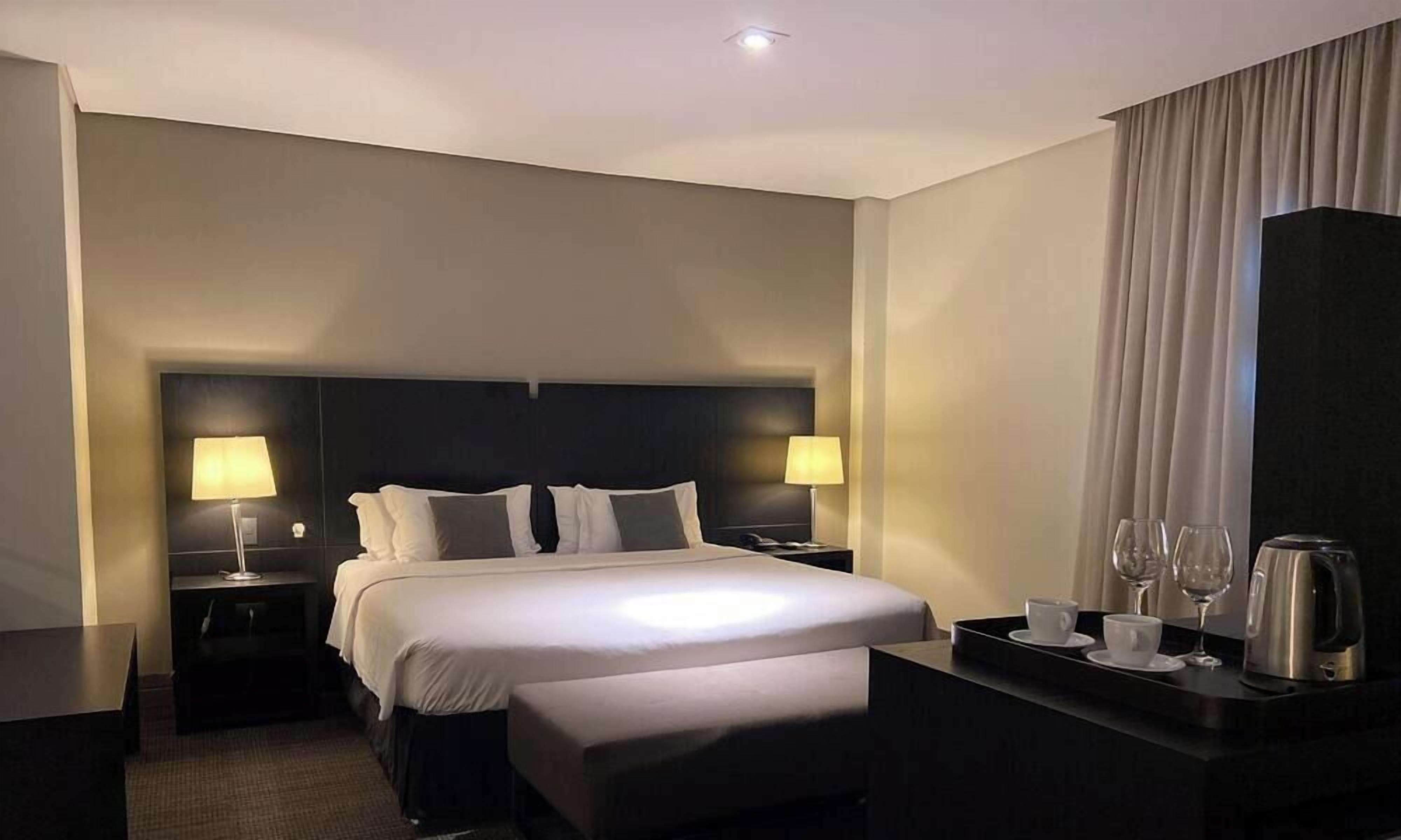 1 quarto, acesso à internet, roupa de cama