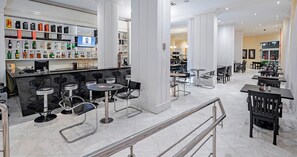 Bar (on property) - Suite Double with kitchen by ¼ UmQuarto 4-PR. (Curitiba)