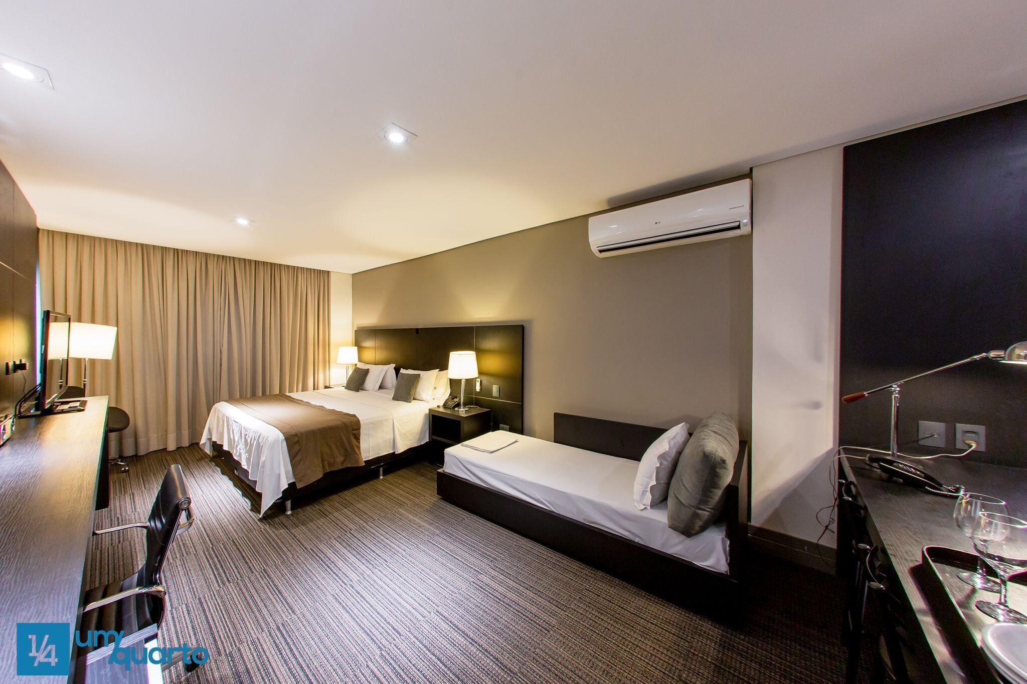 1 bedroom, desk, WiFi, bed sheets