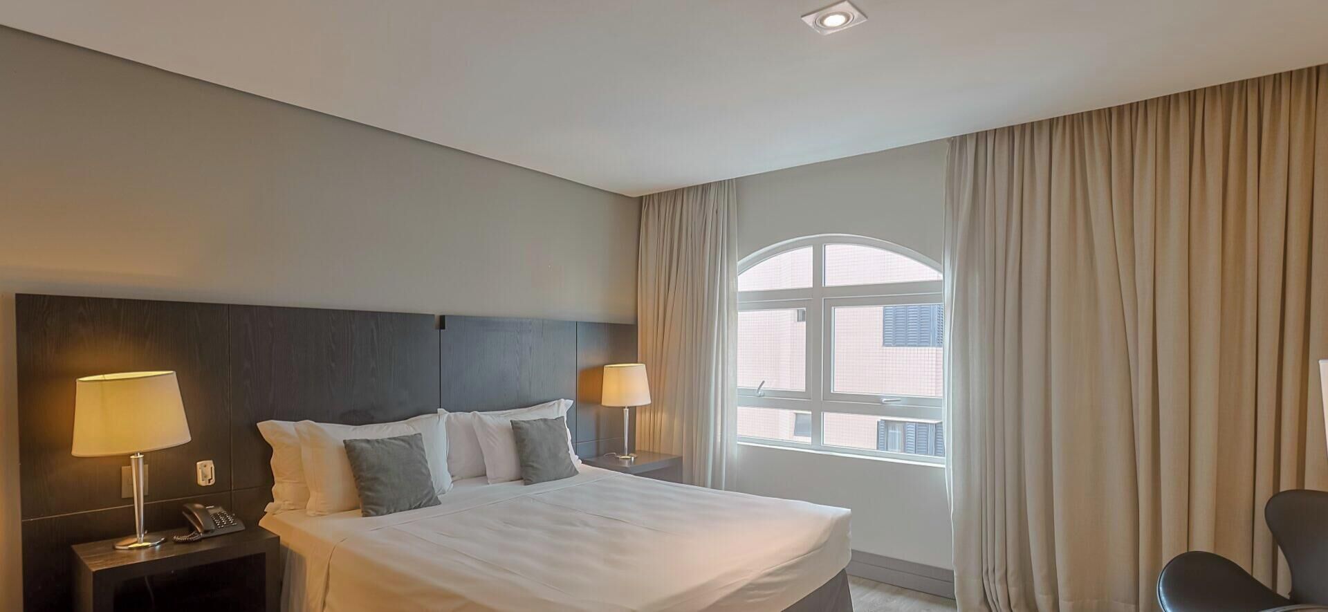 1 quarto, escrivaninha, Wi-Fi, roupa de cama