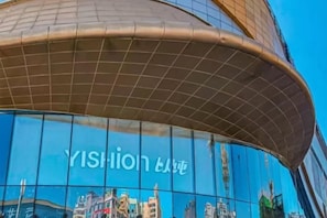 تفاصيل الفندق من الخارج