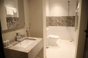 Junior Suite | Bilik Mandi | Selipar 