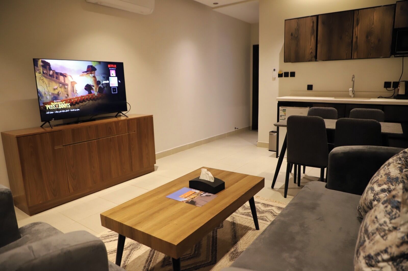 Phòng Suite Junior | Két bảo mật tại phòng, màn/rèm cản sáng, bàn ủi/dụng cụ ủi quần áo 