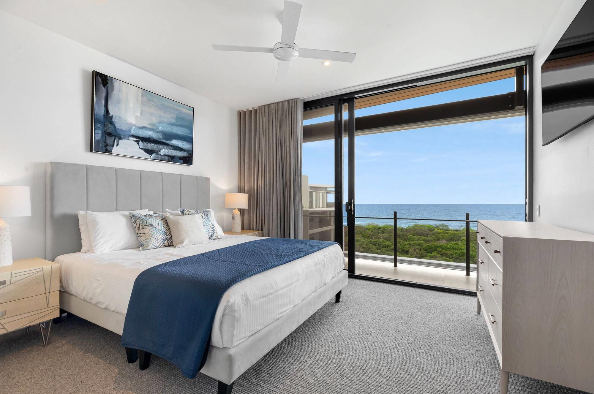 Een strijkplank/strijkijzer, gratis wifi