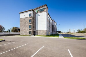 Exterior - WoodSpring Suites St Peters-OFallon (St. Peters)