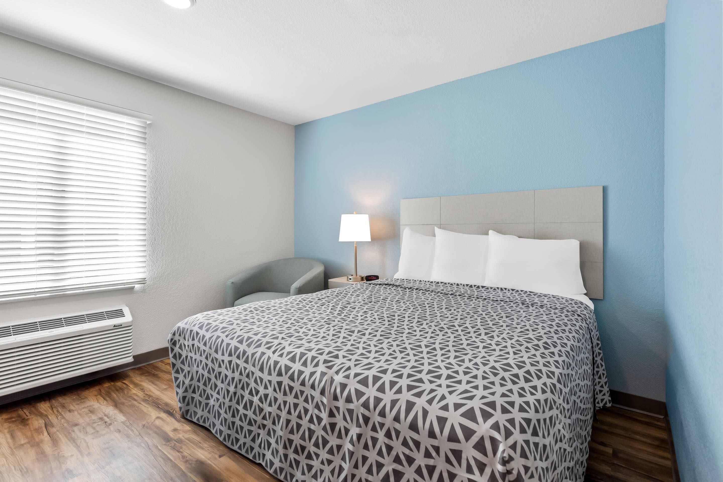 套房, 1 張加大雙人床, 非吸煙房 | 書桌、免費無線上網、床單