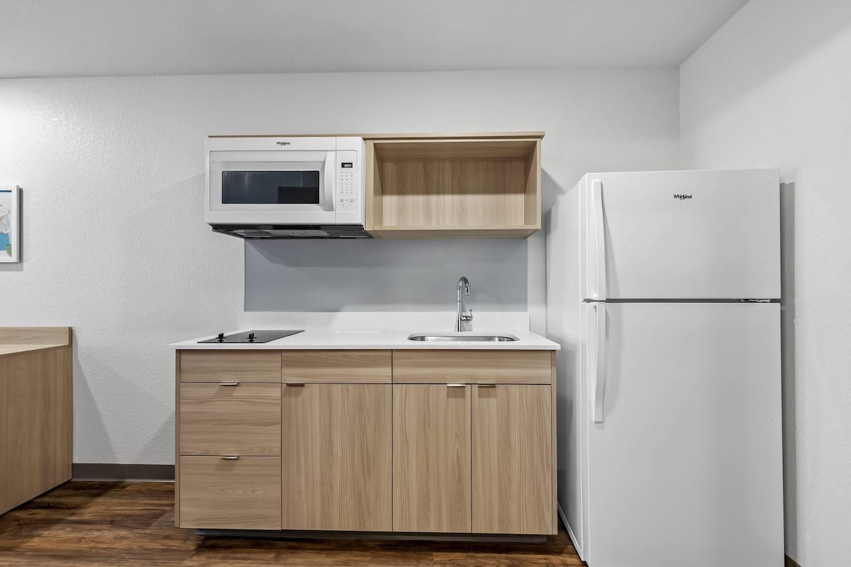 Svit - 1 kingsize-säng - icke-rökare | Skrivbord, gratis wi-fi och sängkläder