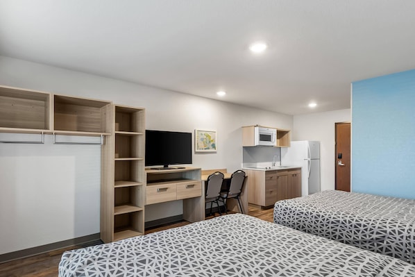 Desk, free WiFi, bed sheets