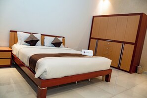 Habitacions insonoritzades, planxa i posts de planxar i wifi gratuïta 