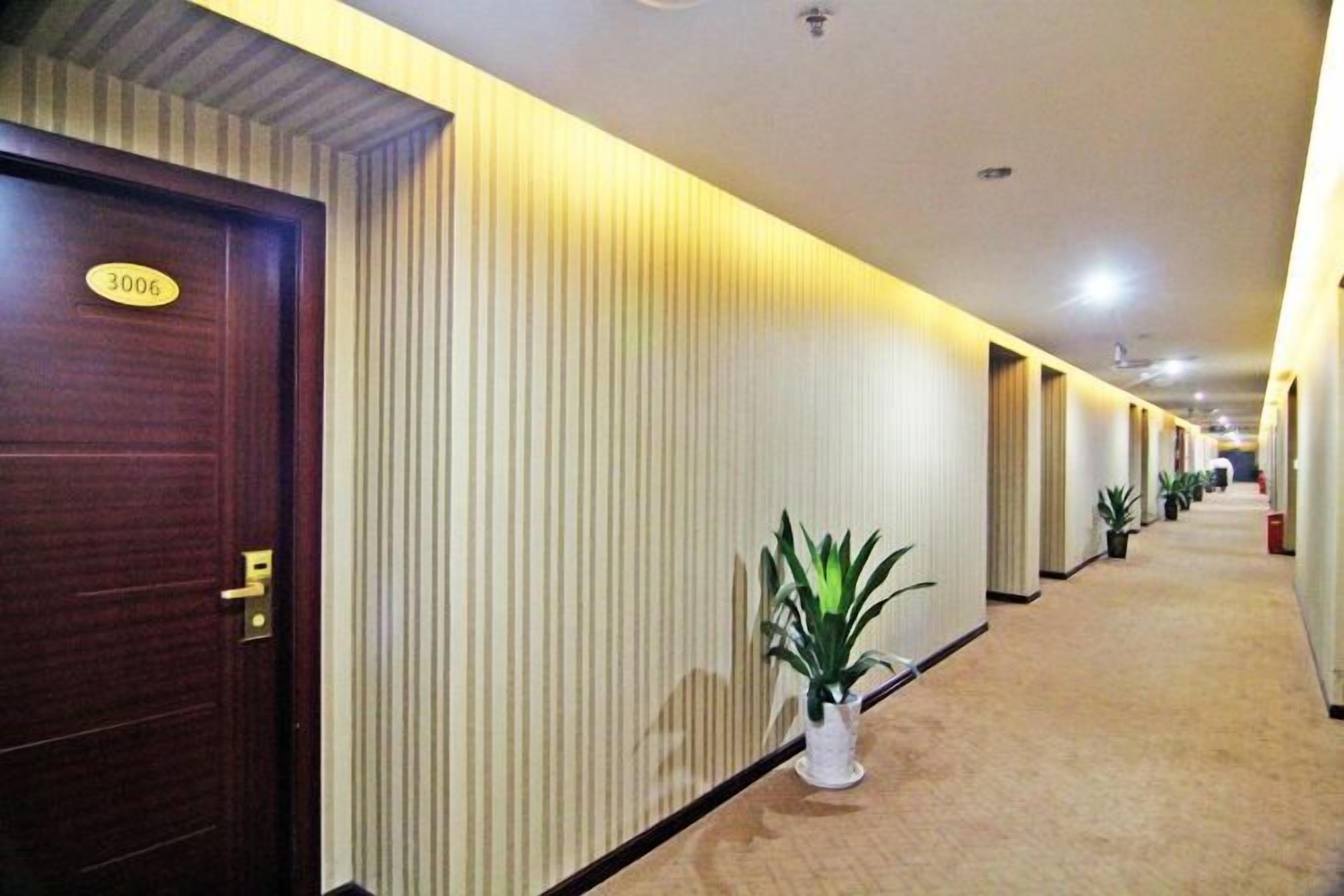 المنشأة من الداخل